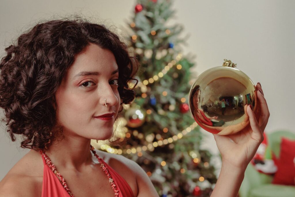 Creative and Fun Family Christmas Photo Ideas for 2025 8 - Blue Bend Photography Creative and Fun Family Christmas Photo Ideas for 2025 7