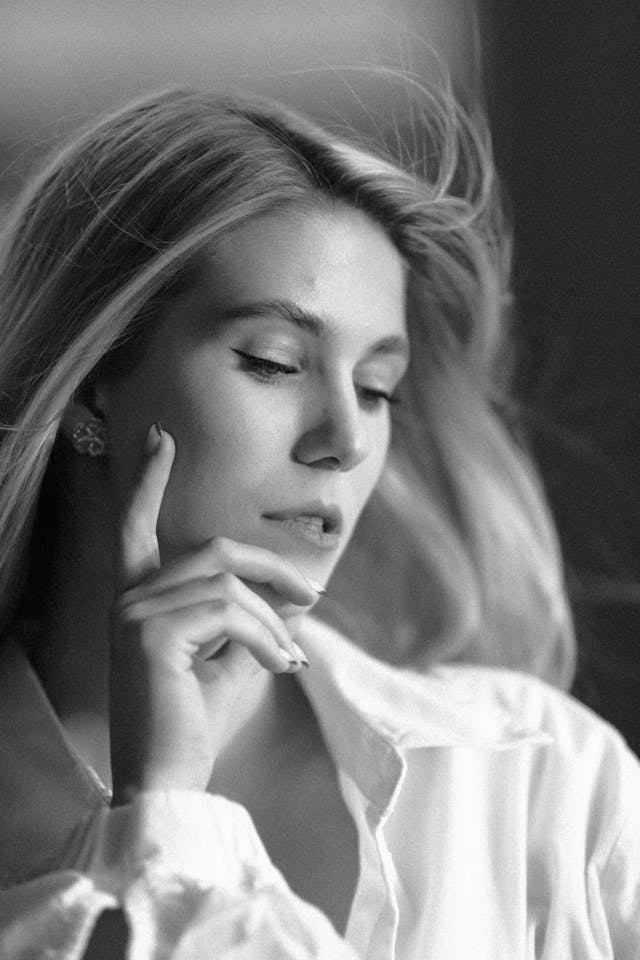 Plus Size Boudoir Photography Poses 3