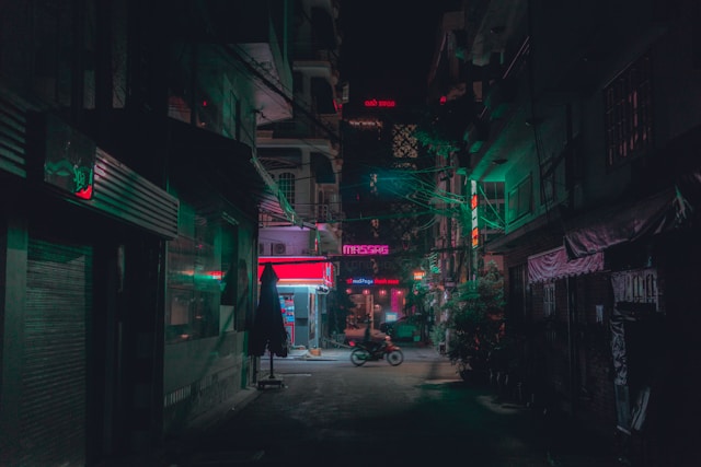 Street Photography: What's Changed, What Works, and How to Shoot Without Getting in Your Own Way 5