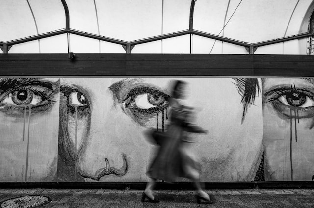 Street Photography: What's Changed, What Works, and How to Shoot Without Getting in Your Own Way 1